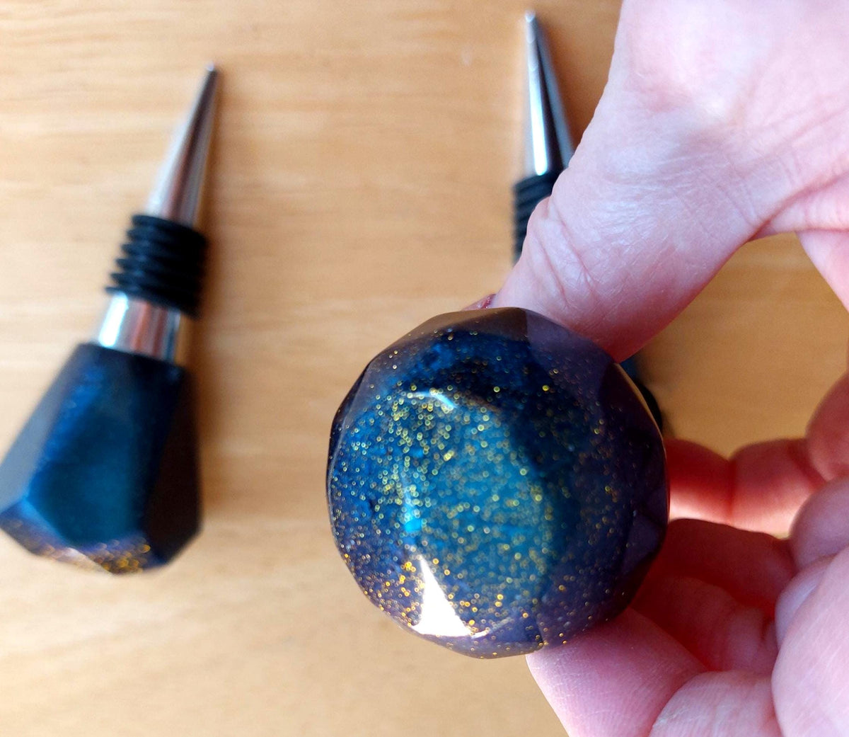 Resin bottle stopper, home bar accessory
