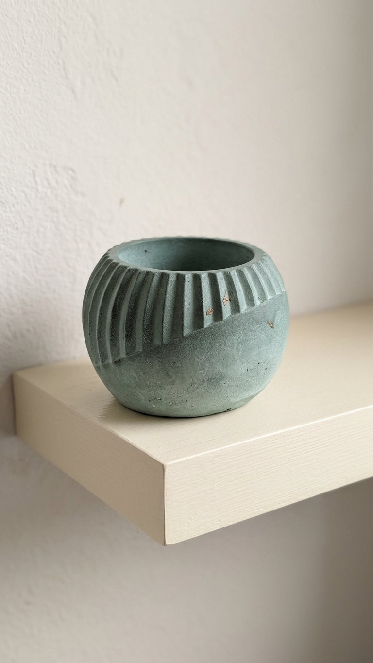 Eco resin indoor planter, succulent planter